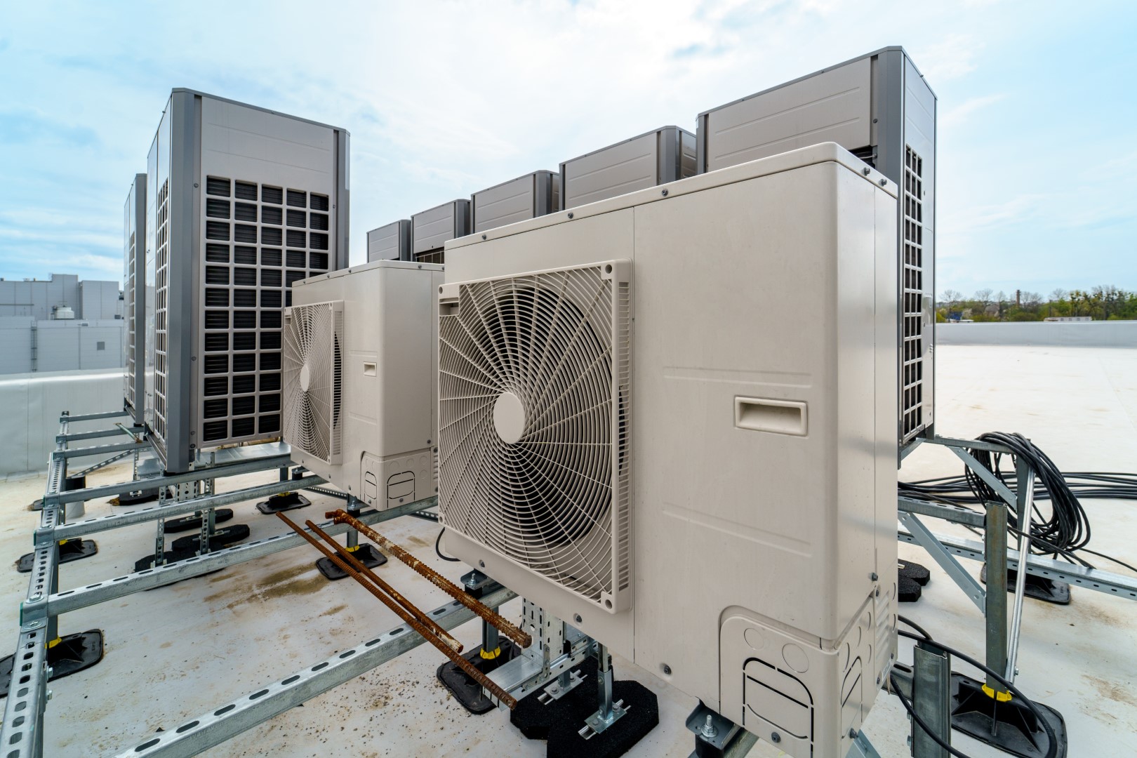 air conditioning units on a commercial building ro 2026 03 16 01 26 53 utc Large